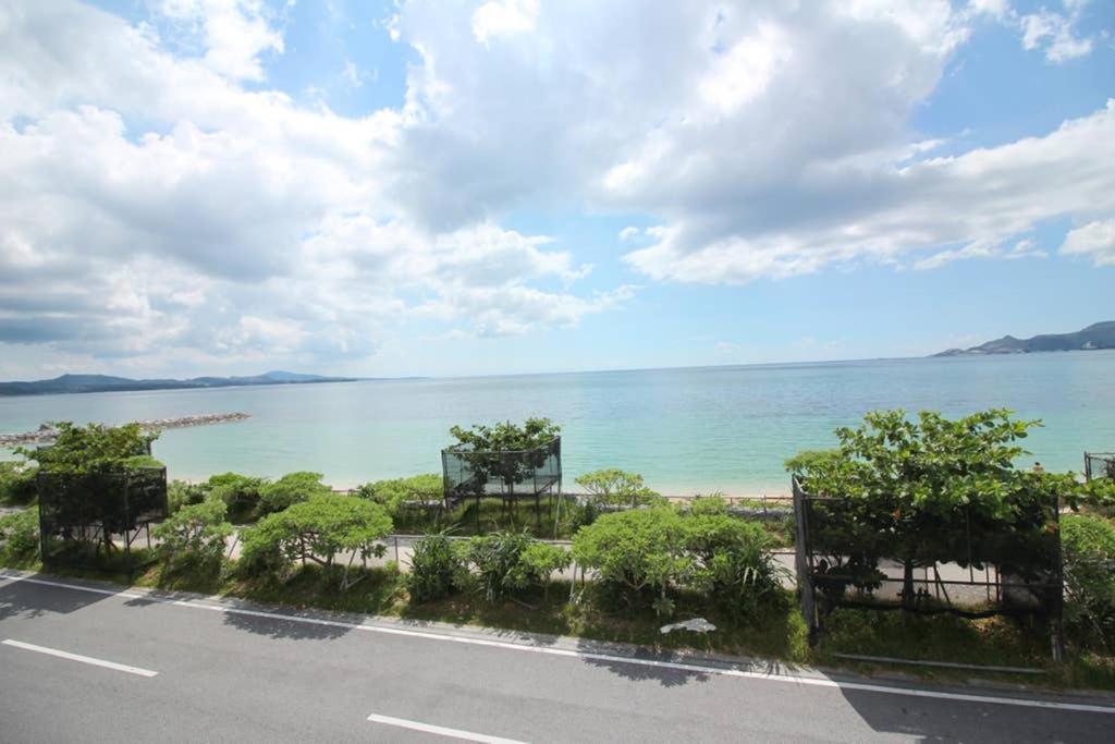 Beach side hotel YAMORIYANONIKAI J29 Nago Exterior foto